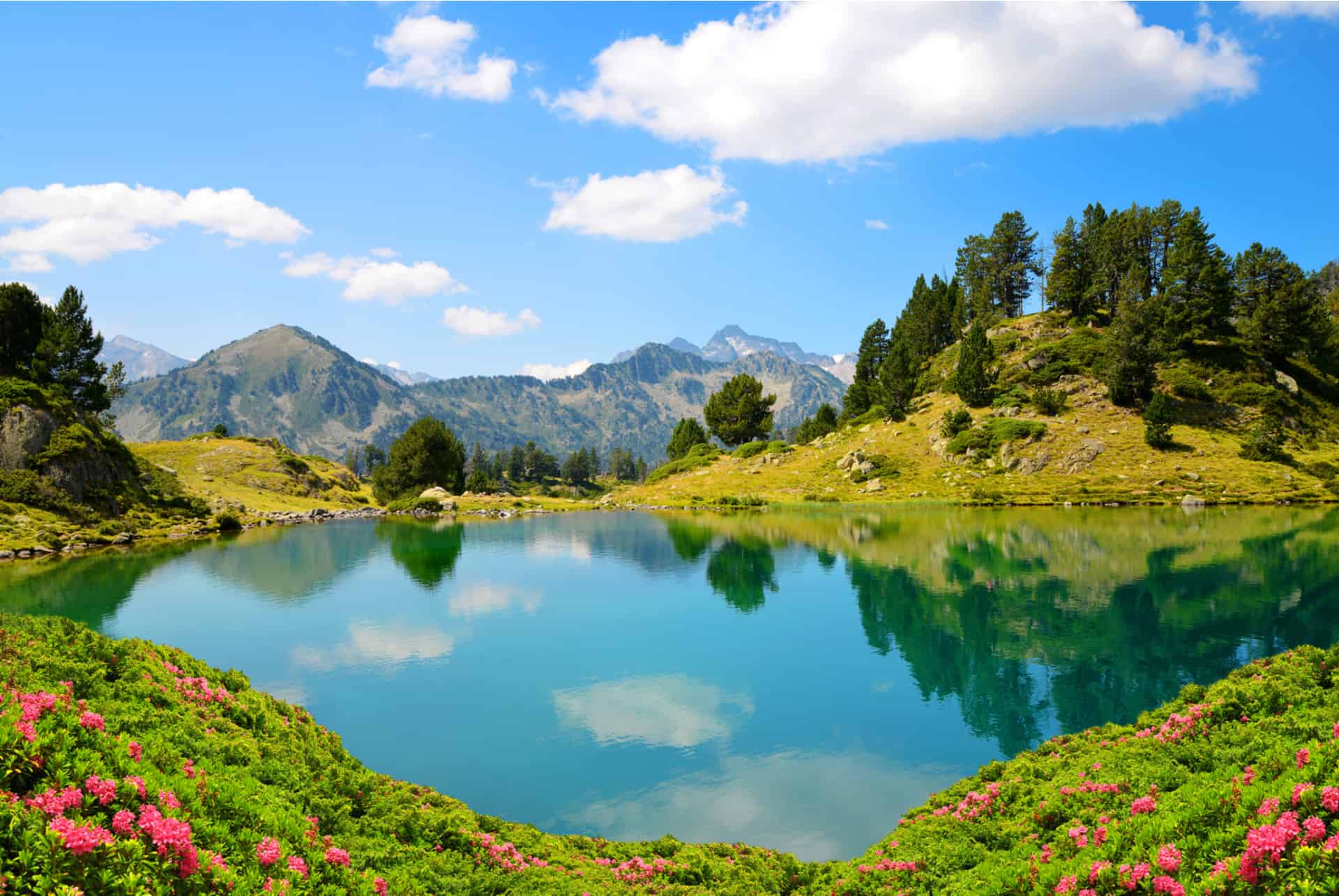 lac de bastan pyrenees bastan beaux lacs pyrenees