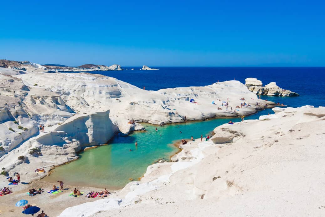 que faire a milos sarakiniko que faire a milos sarakiniko