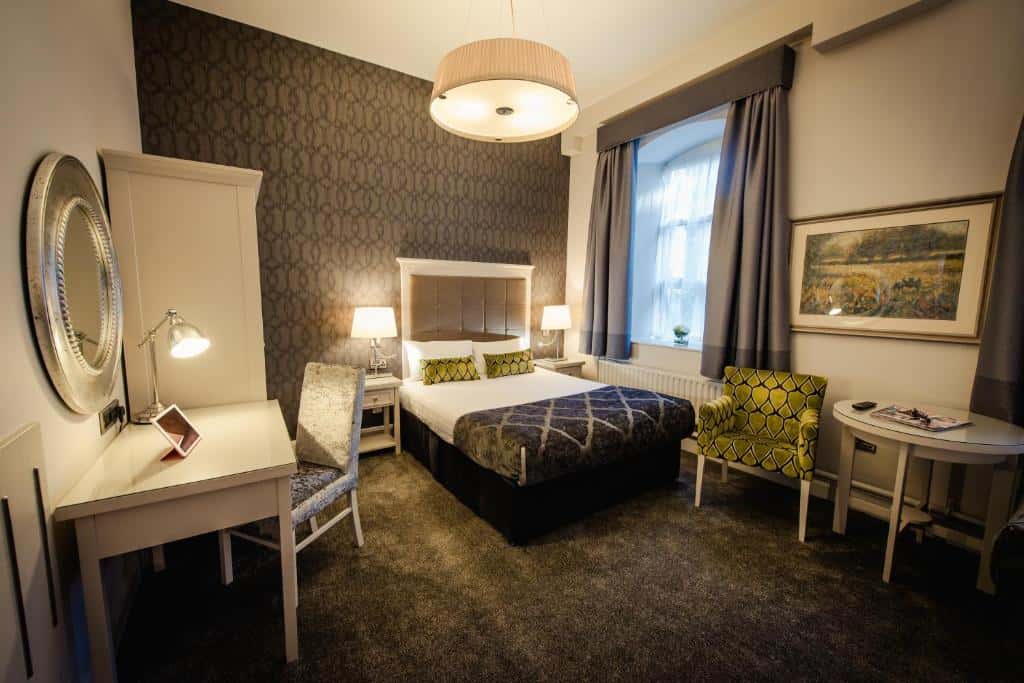 hotel isaacs ou dormir a cork hotel isaacs ou dormir a cork