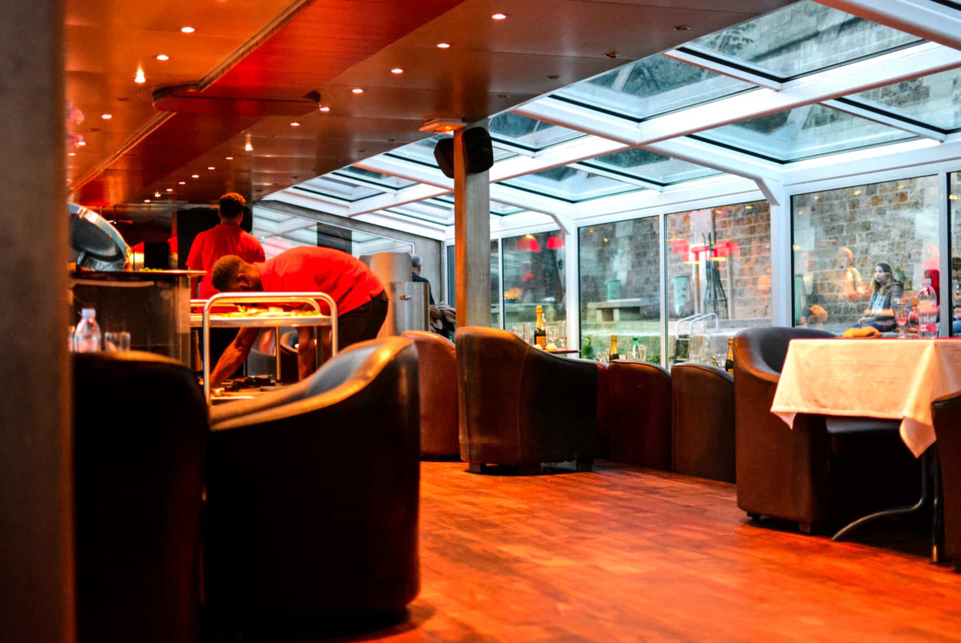 dîner sur la seine croisière sur la seine à paris dîner