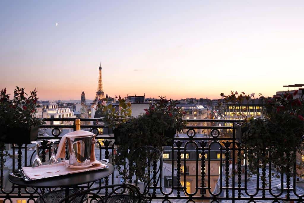 balzac hotel vue tour eiffel balzac hotel vue tour eiffel