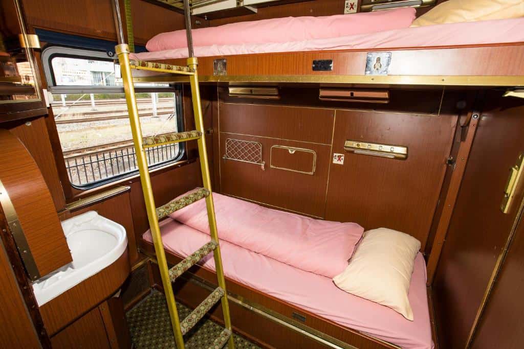 couchette train lodge amsterdam couchette train lodge amsterdam