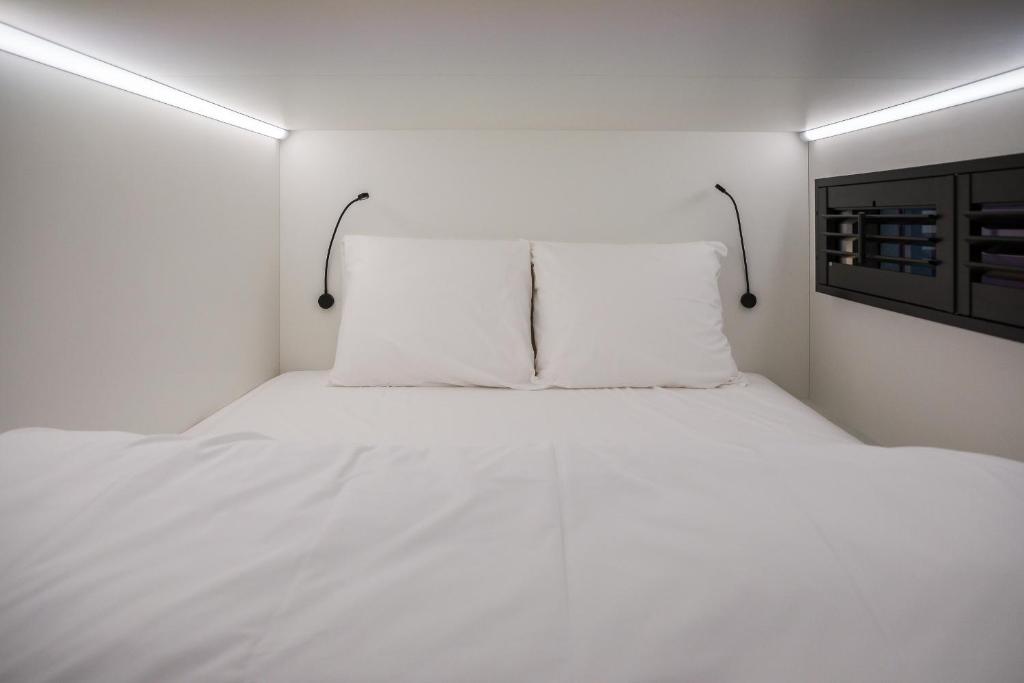 this hostel lit this hostel lit