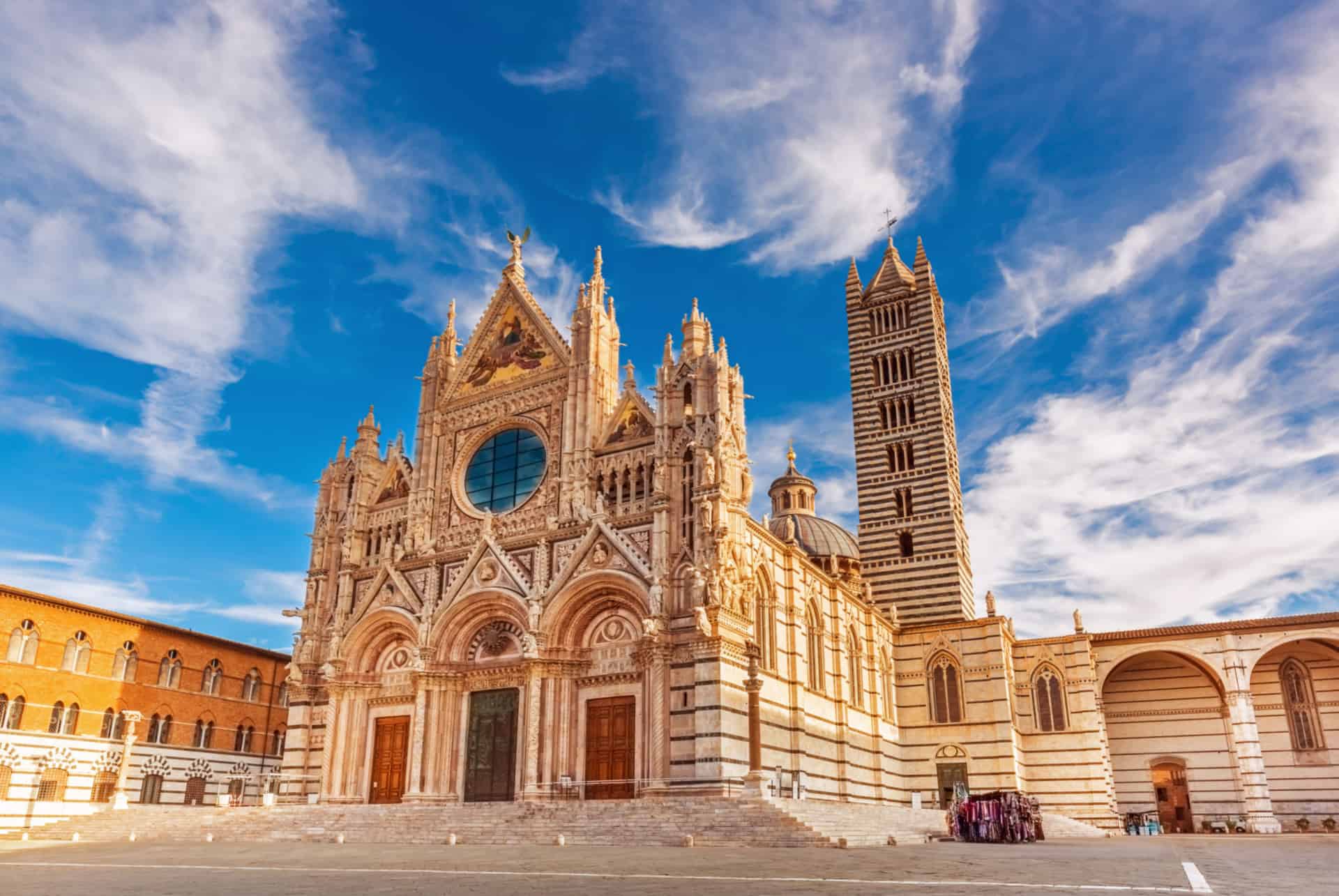 Visiter la Piazza del Duomo avec l'Opa Si Pass