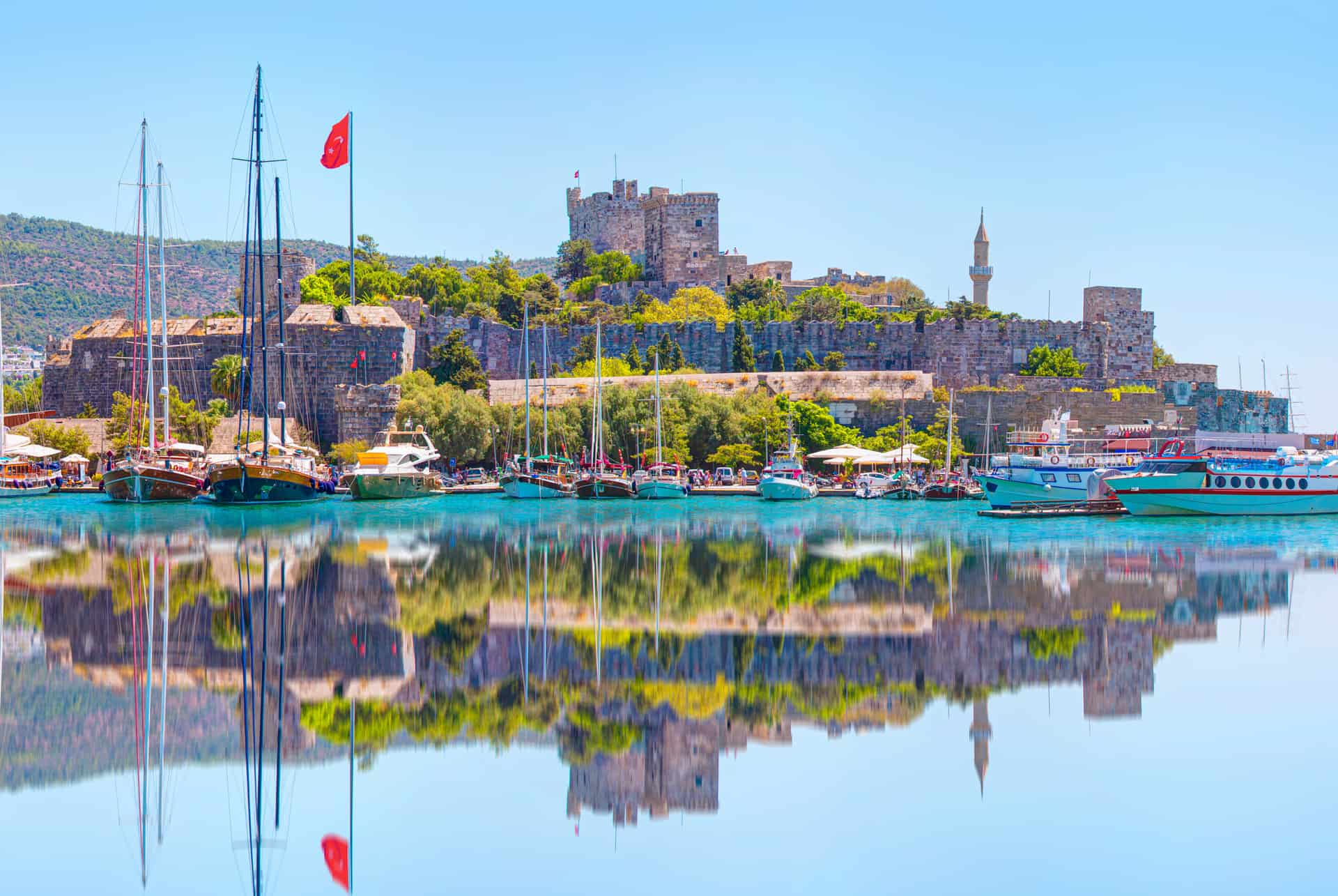Panoramic view of Saint Peter Castle (Bodrum castle) and marina - Bodrum, Turkey chateau saint pierre bodrum