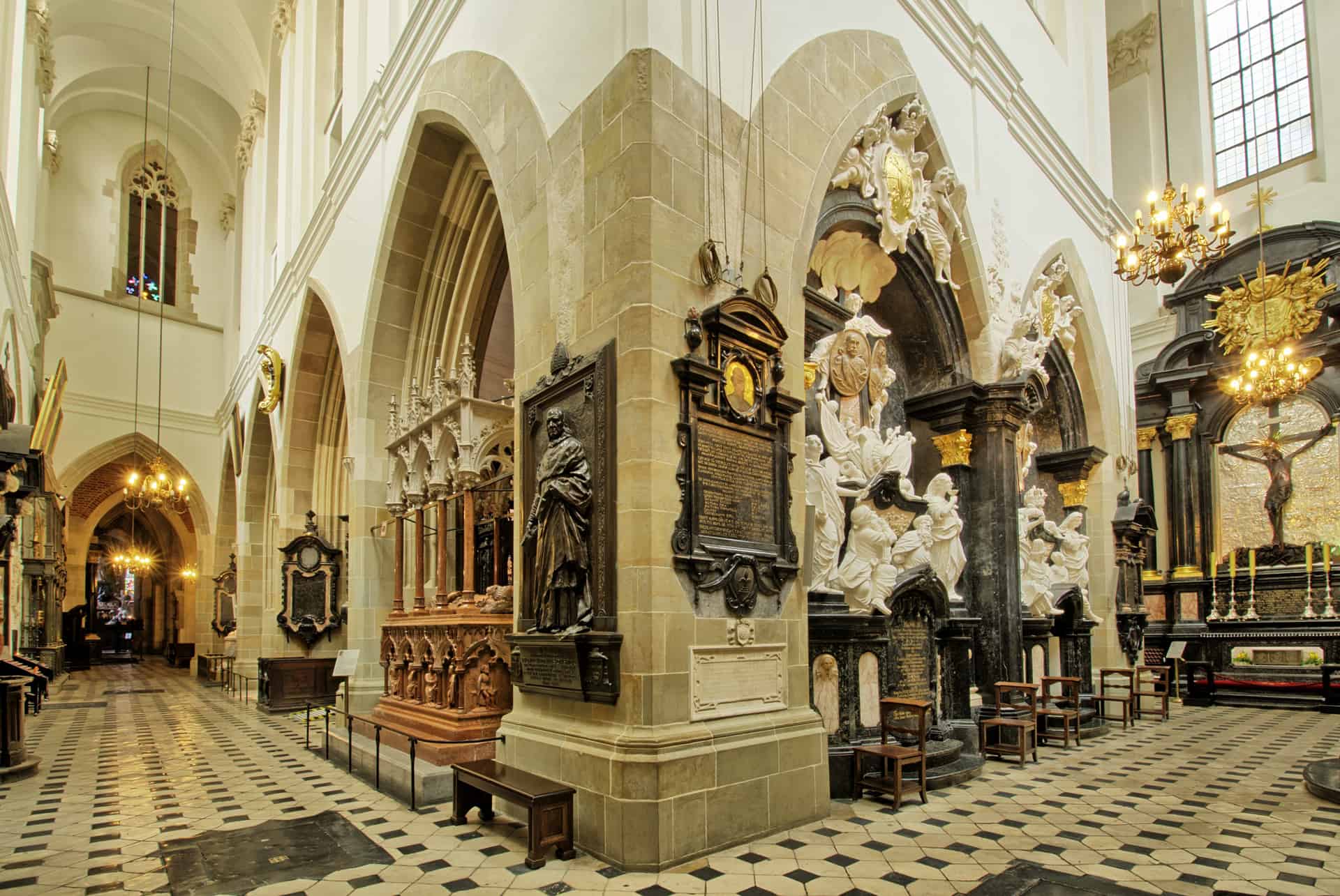 decouvrir cracovie cathedrale wawel interieur visiter cracovie en 3 jours wawel interieur
