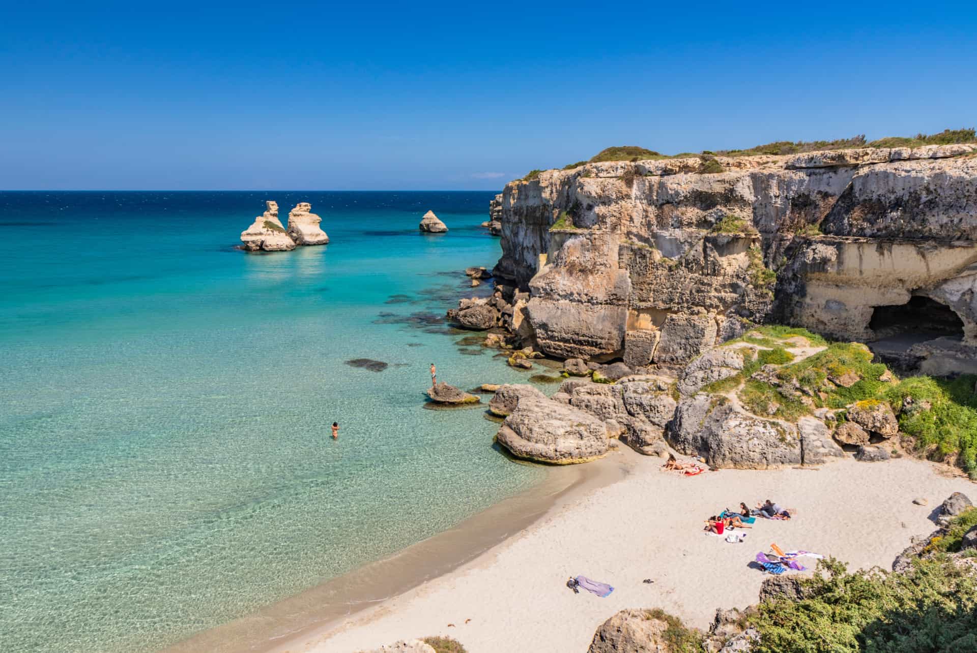 torre dell orso plage pouilles torre dell orso plage pouilles