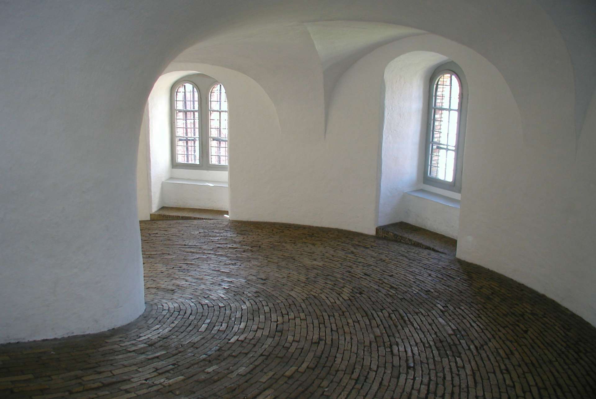 tour ronde interieur tour ronde interieur