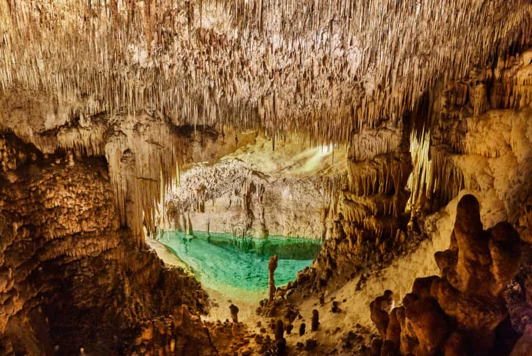 Grottes de Drach et concert classique