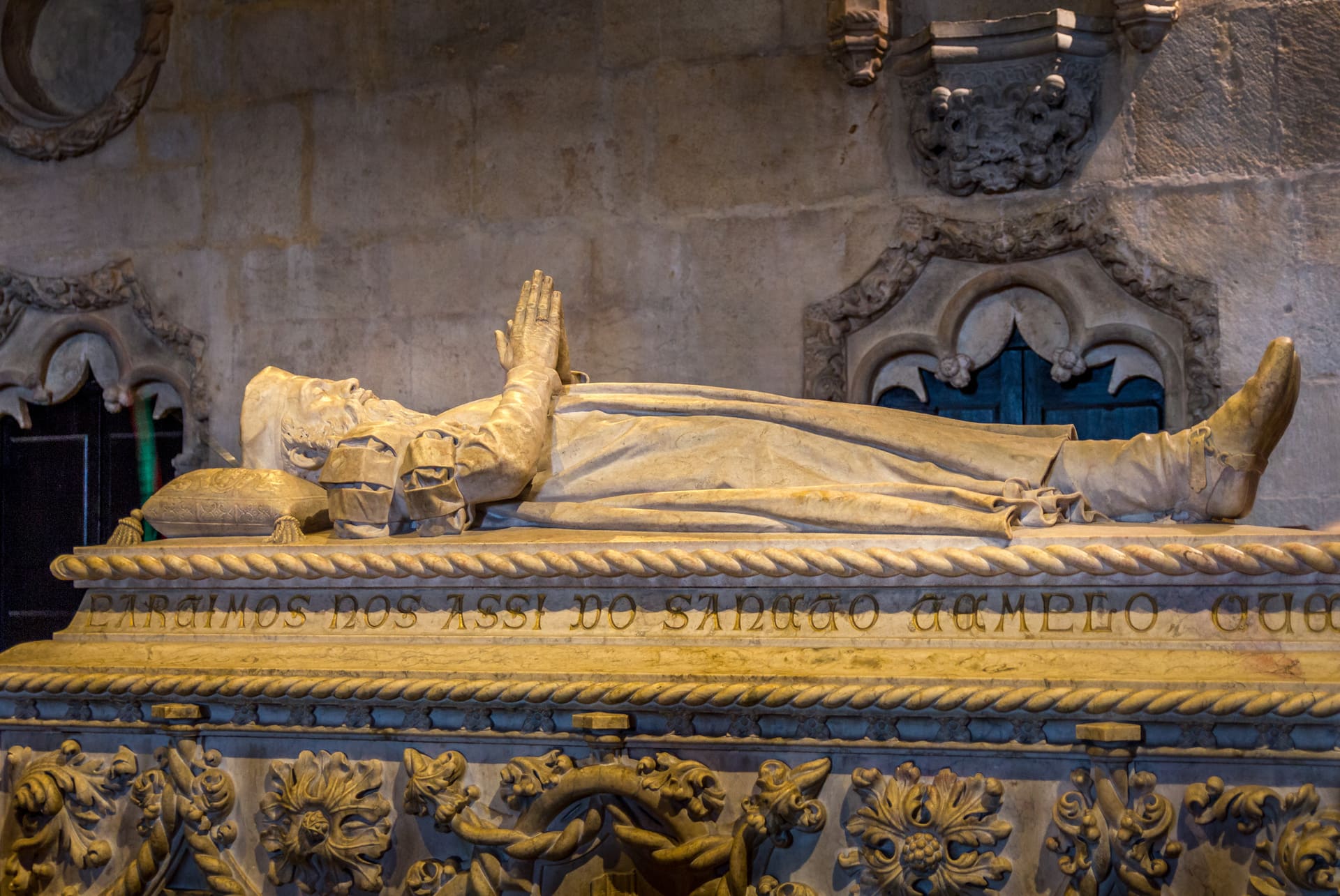 monastere des hieronymites tombeau de luis vaz de camoes monastere des hieronymites tombeau de luis vaz de camoes