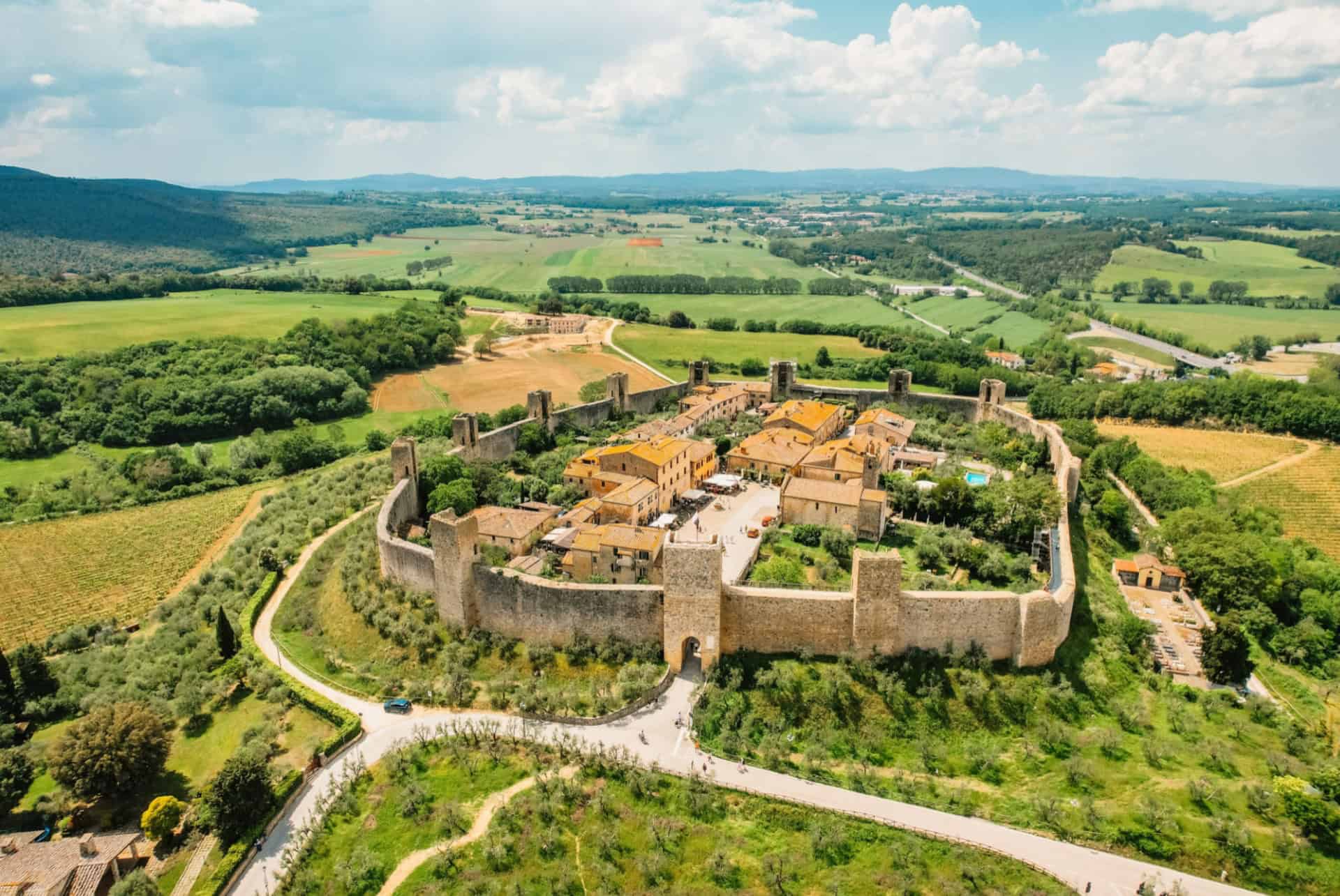 village monteriggioni village monteriggioni