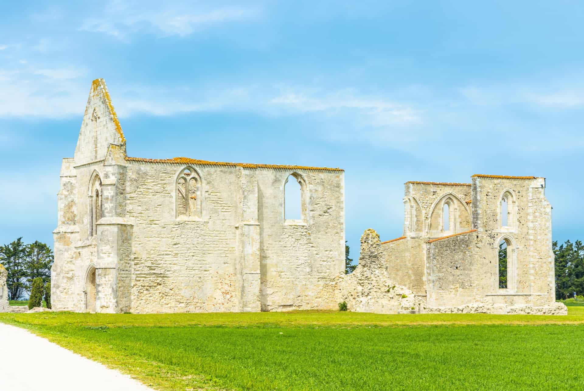 abbaye des chateliers abbaye des chateliers