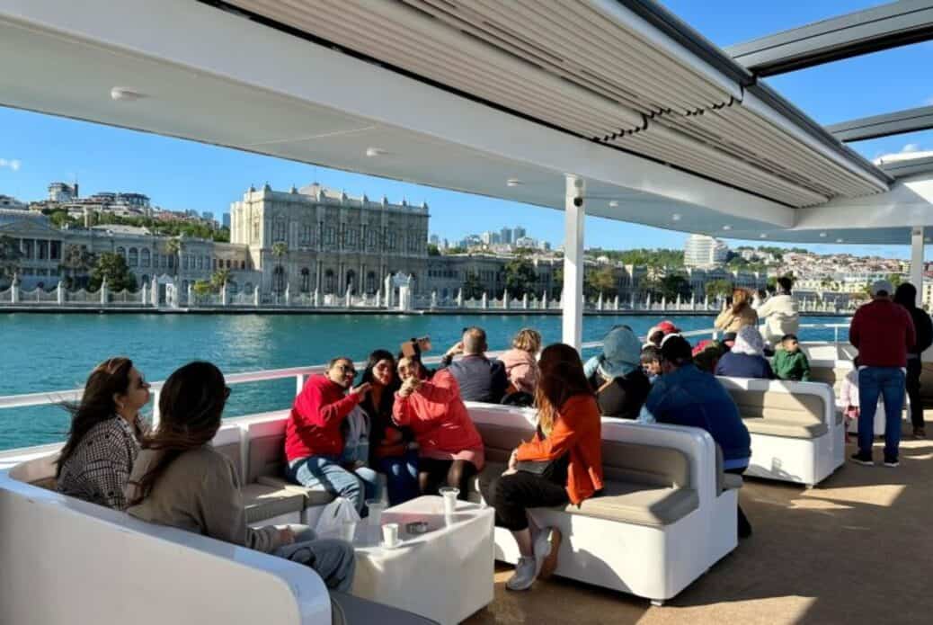 Croisière touristique de jour ou au coucher du soleil