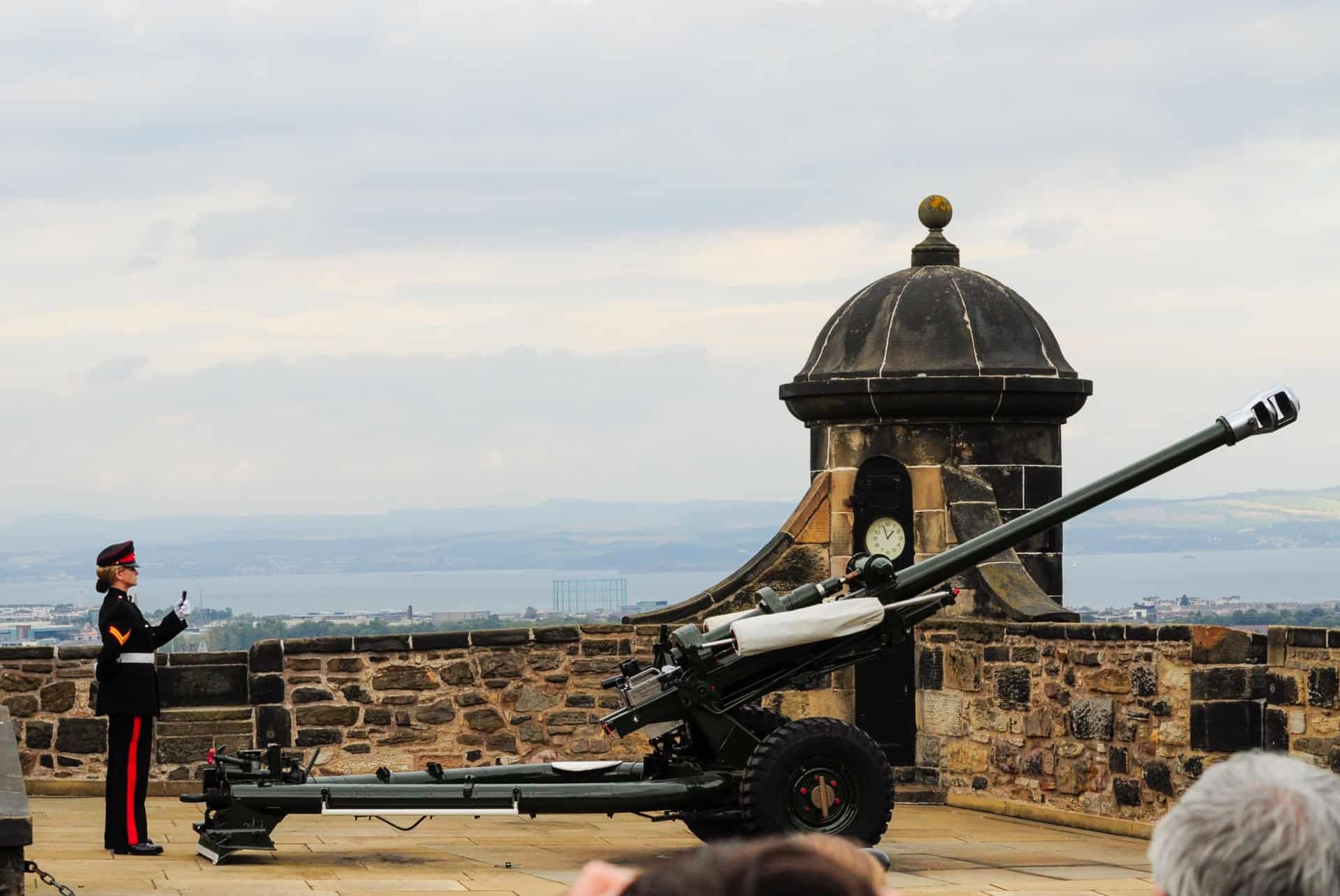 one o clock gun one o clock gun