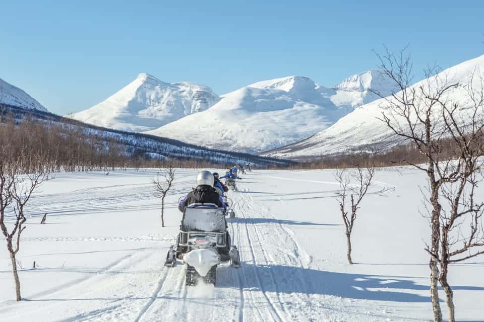 Visite guidée des Alpes de Lyngen en motoneige