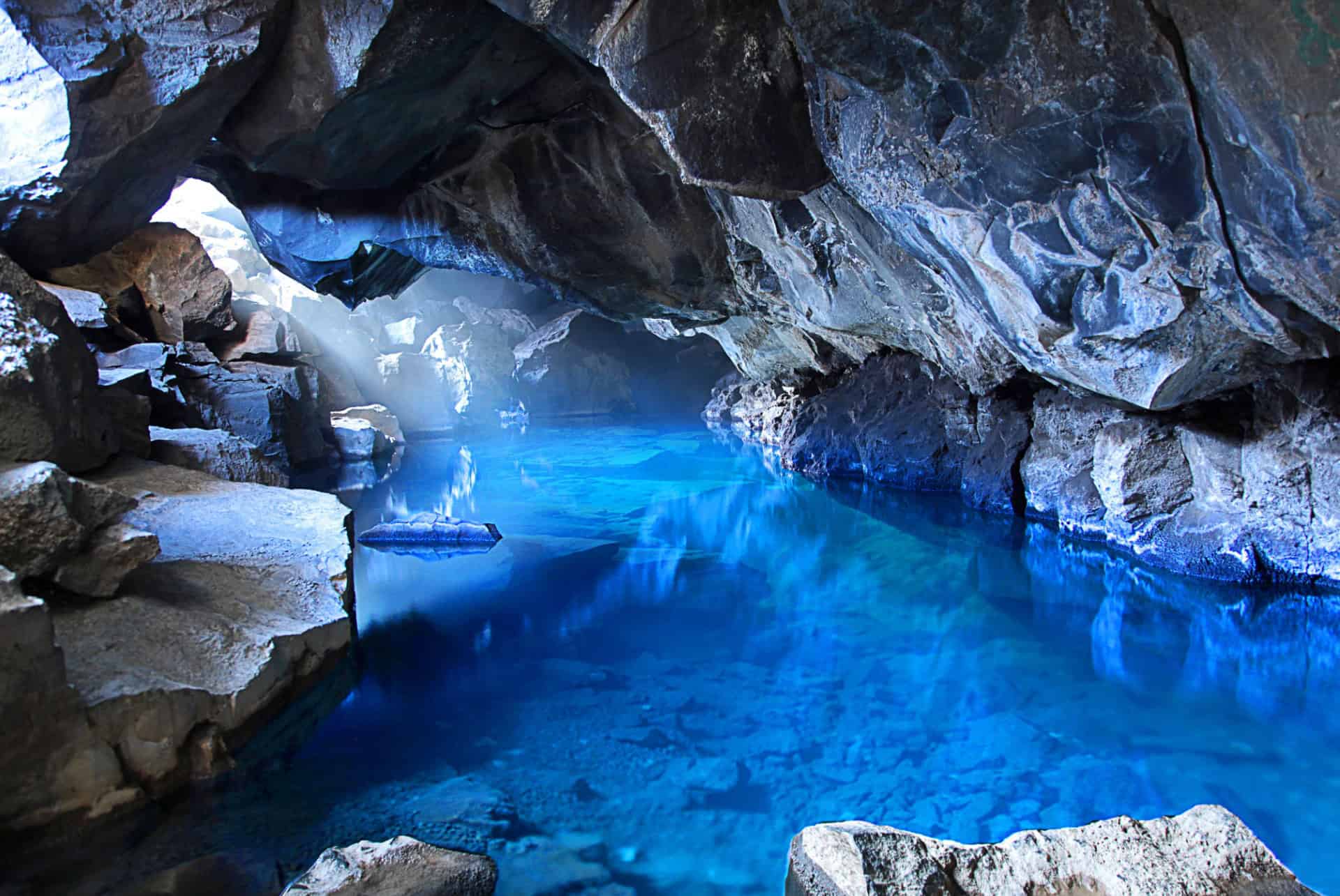 grotte de grjotagja islande grotte de grjotagja islande