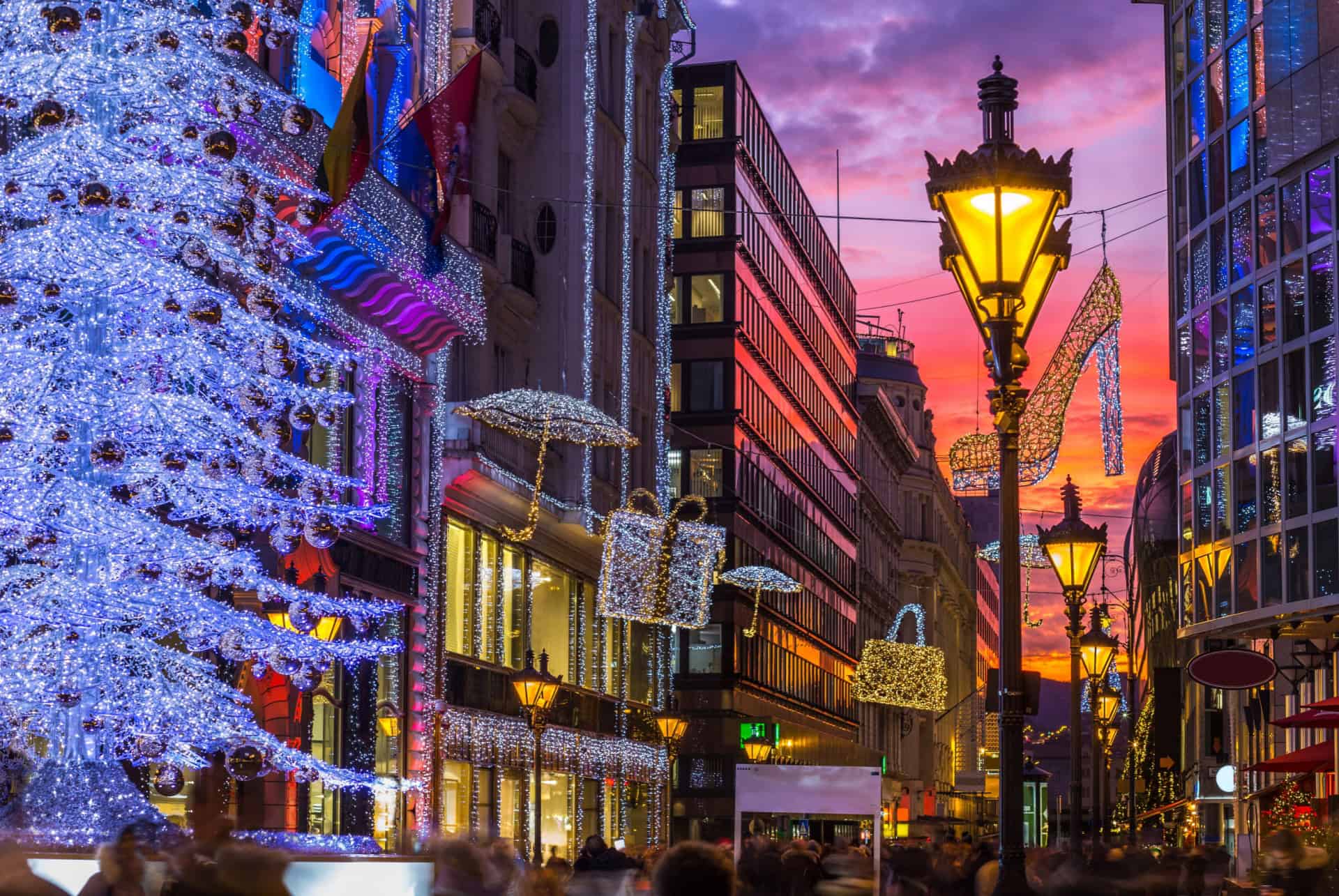 lumieres de noel à la rue de vaci budapest lumieres de noel à la rue de vaci budapest