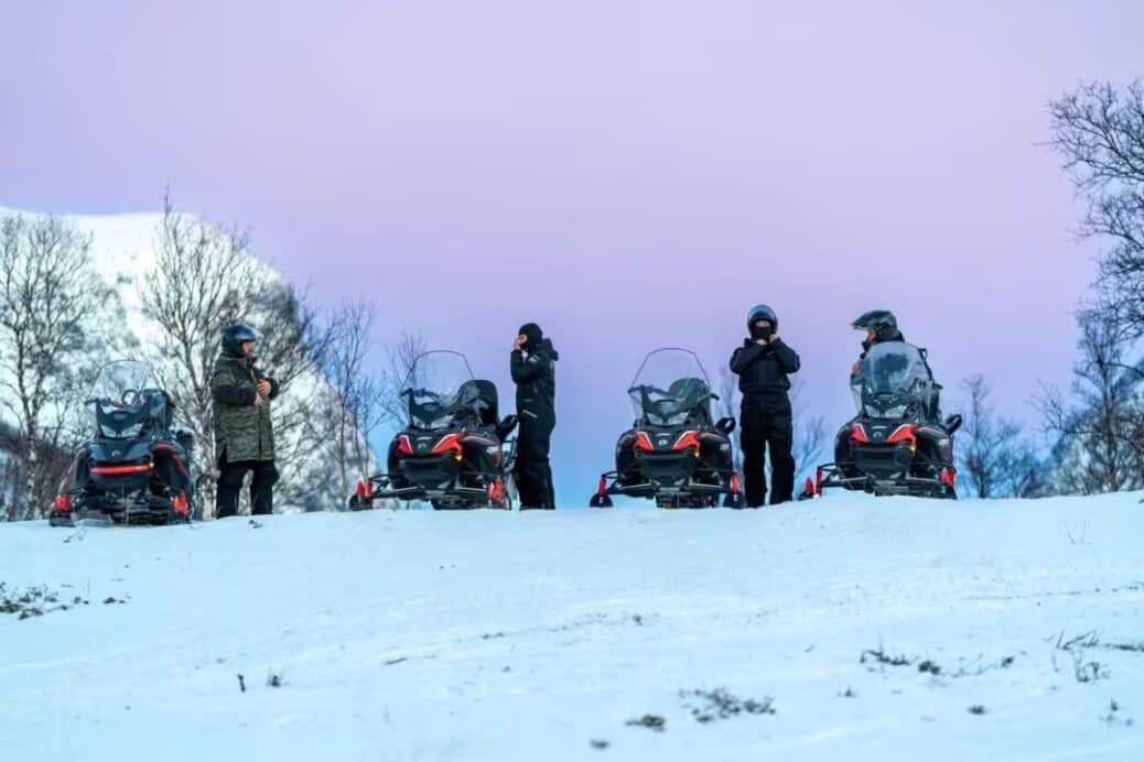 Motoneige, dômes de glace et rennes au Camp Tamok