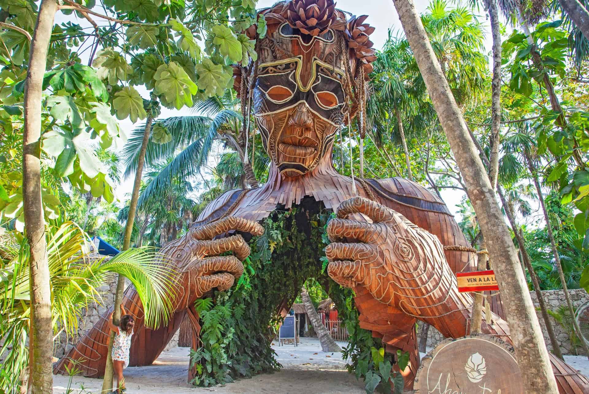 sculpture ven a la luz que faire à tulum