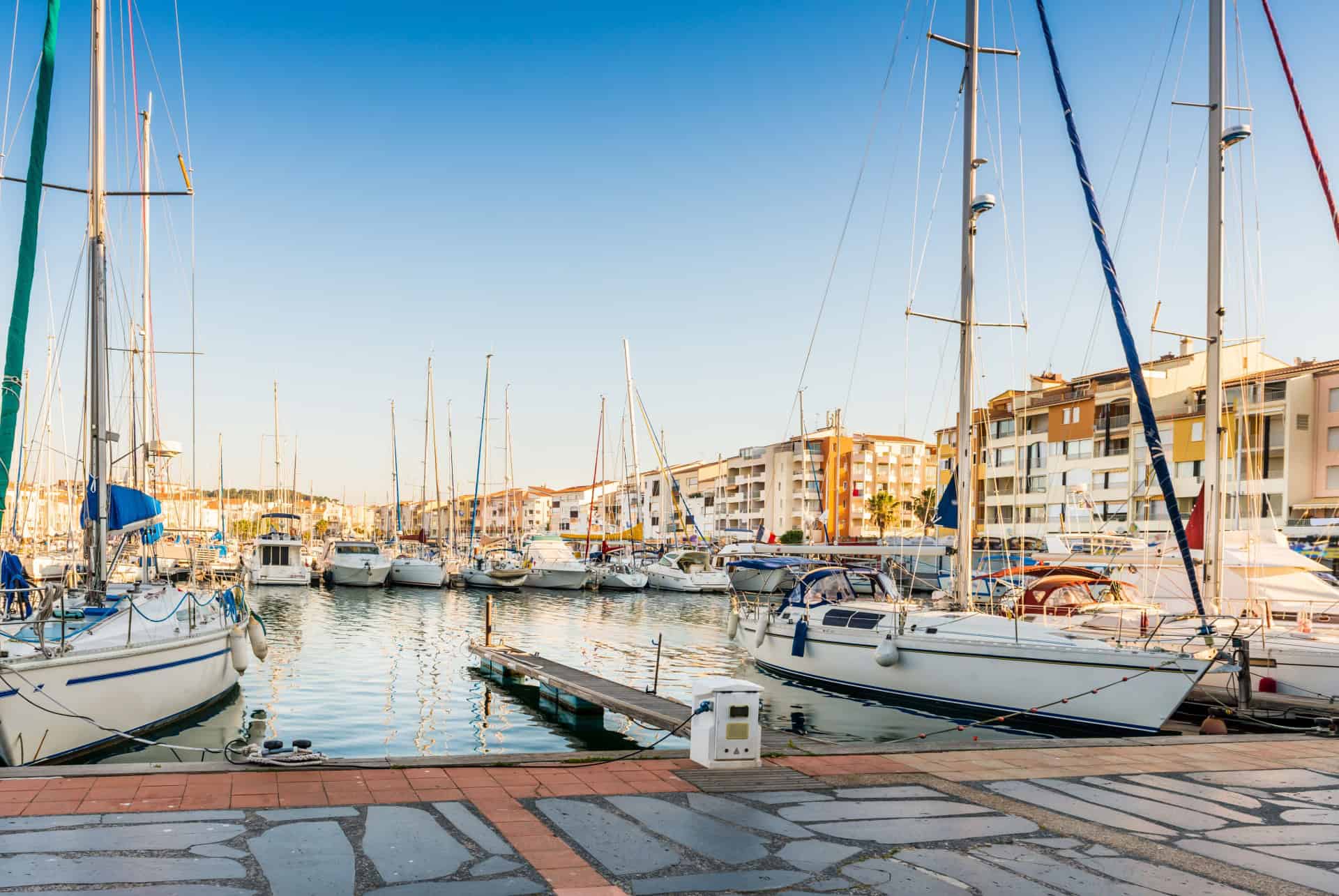 port de la station balneaire cap agde