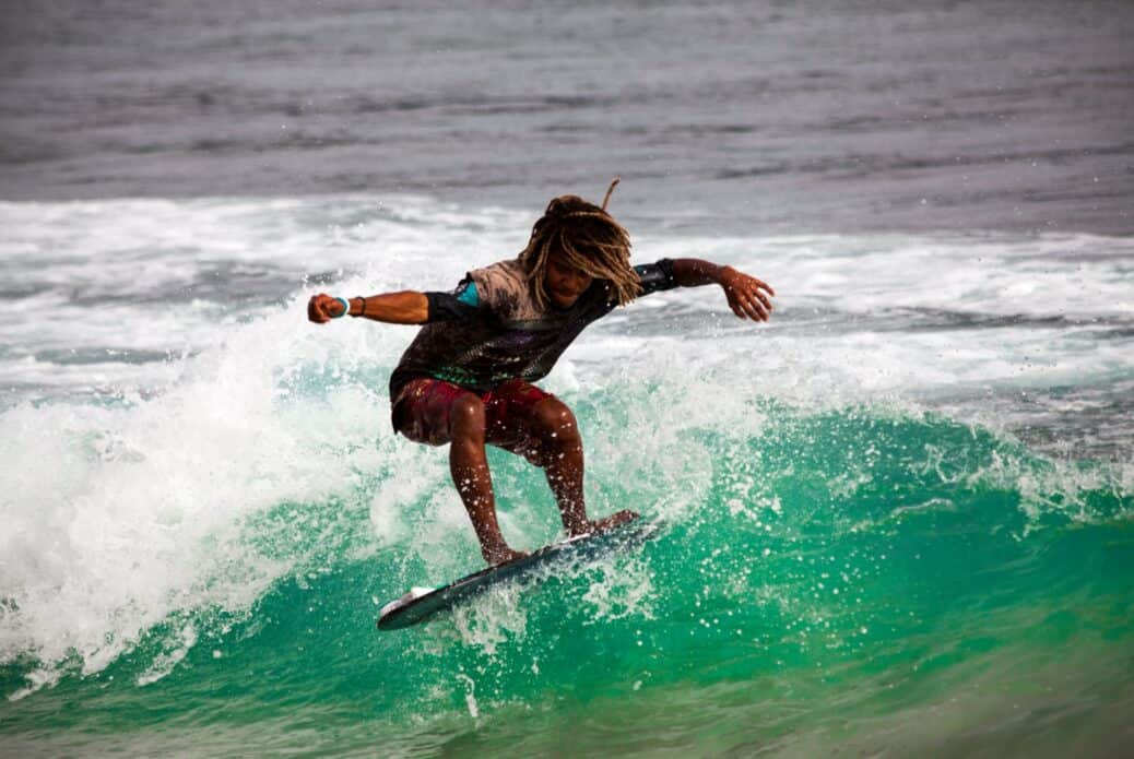 Leçon de surf sur la plage de Santa Maria