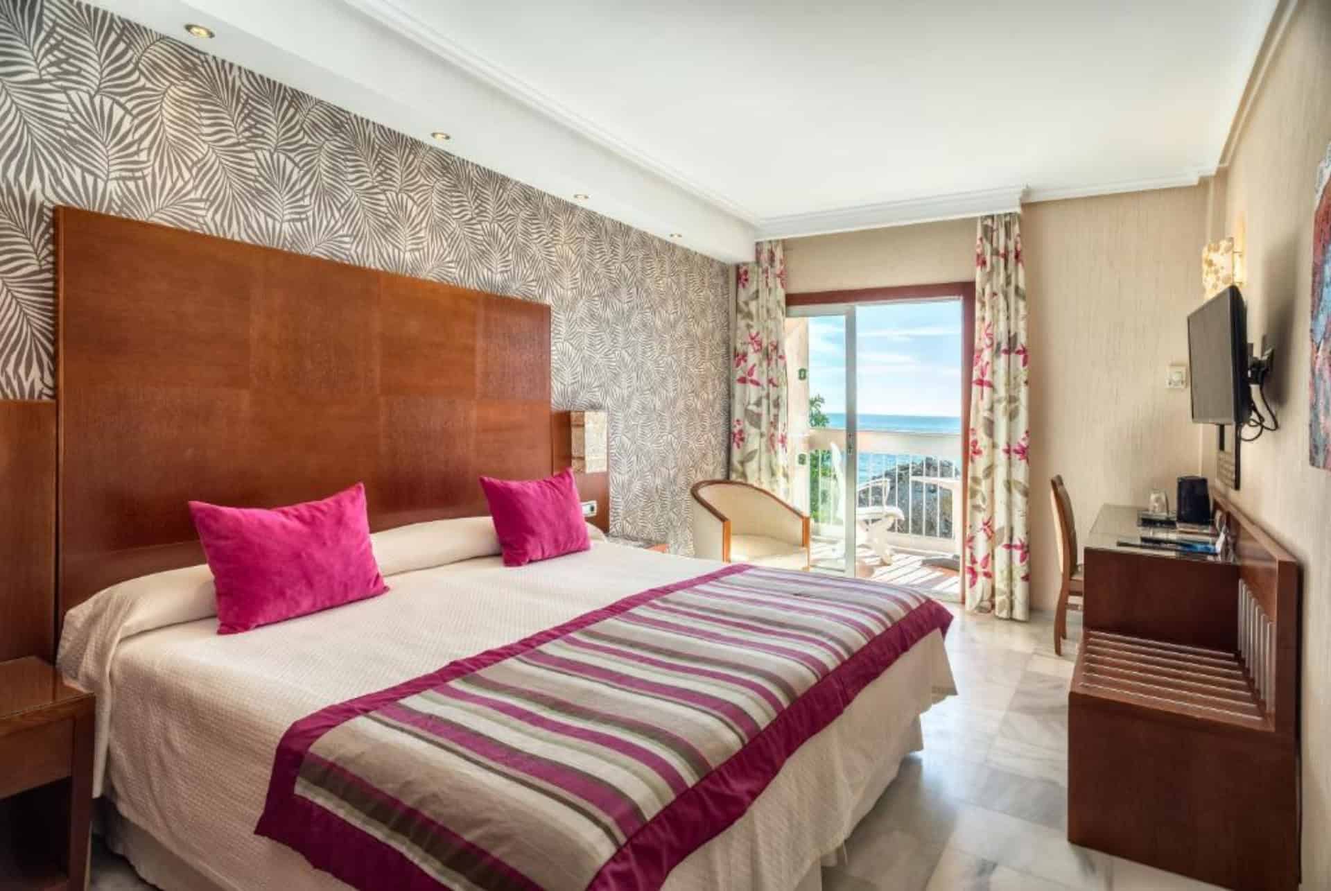 hotel balcon de europa chambre