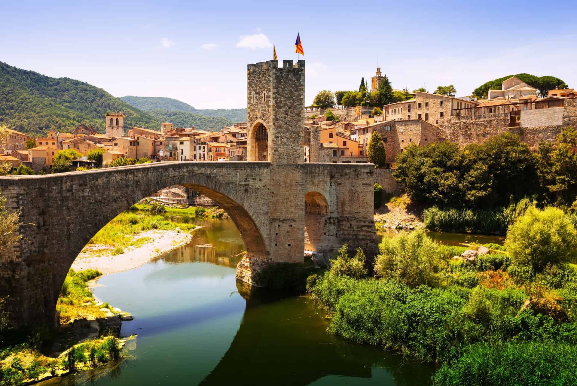 decouvrir besalu