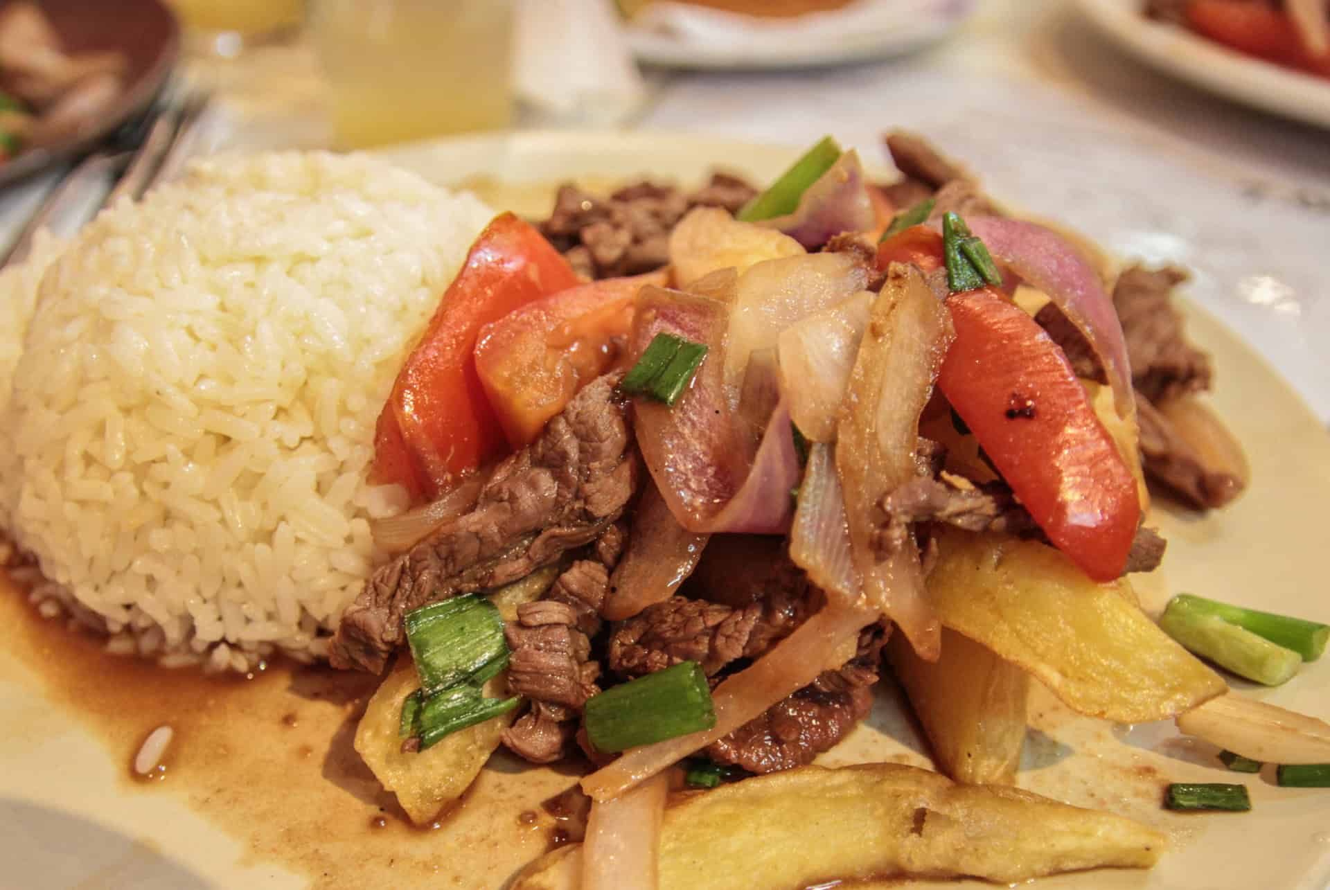 lomo saltado perou