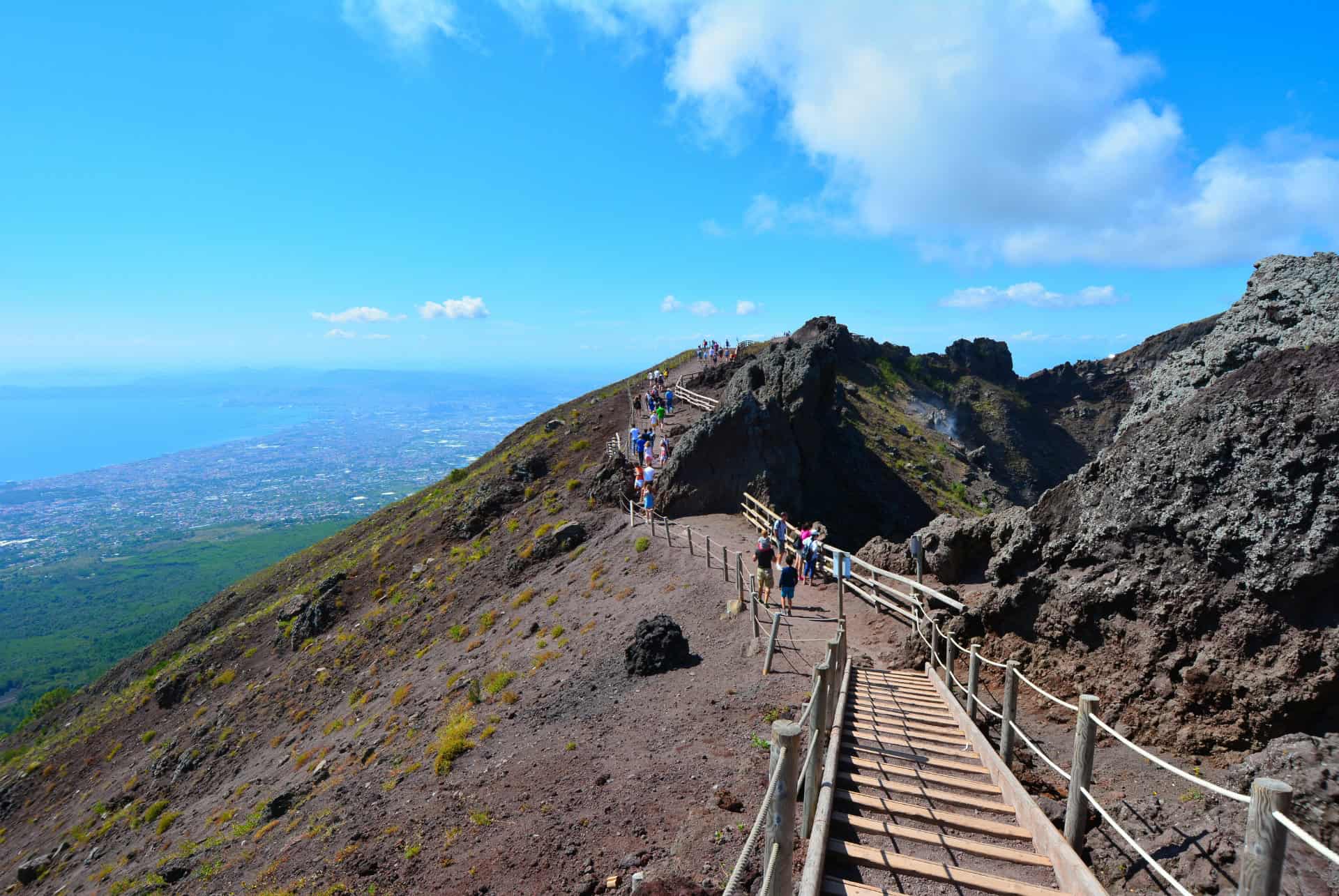vue depuis le sommet du volcan vue depuis le sommet du volcan