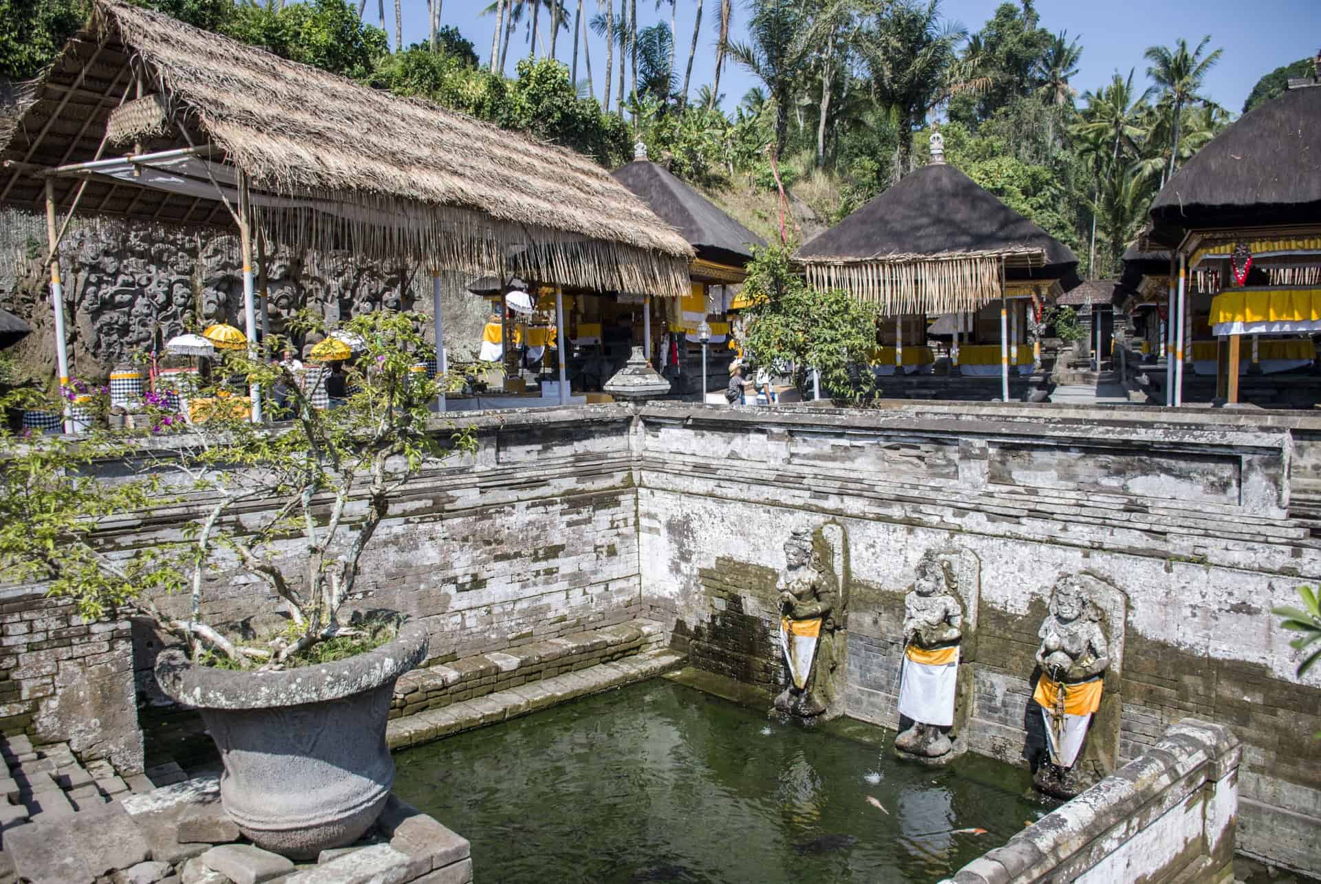 temple goa gajah ou dormir a ubud