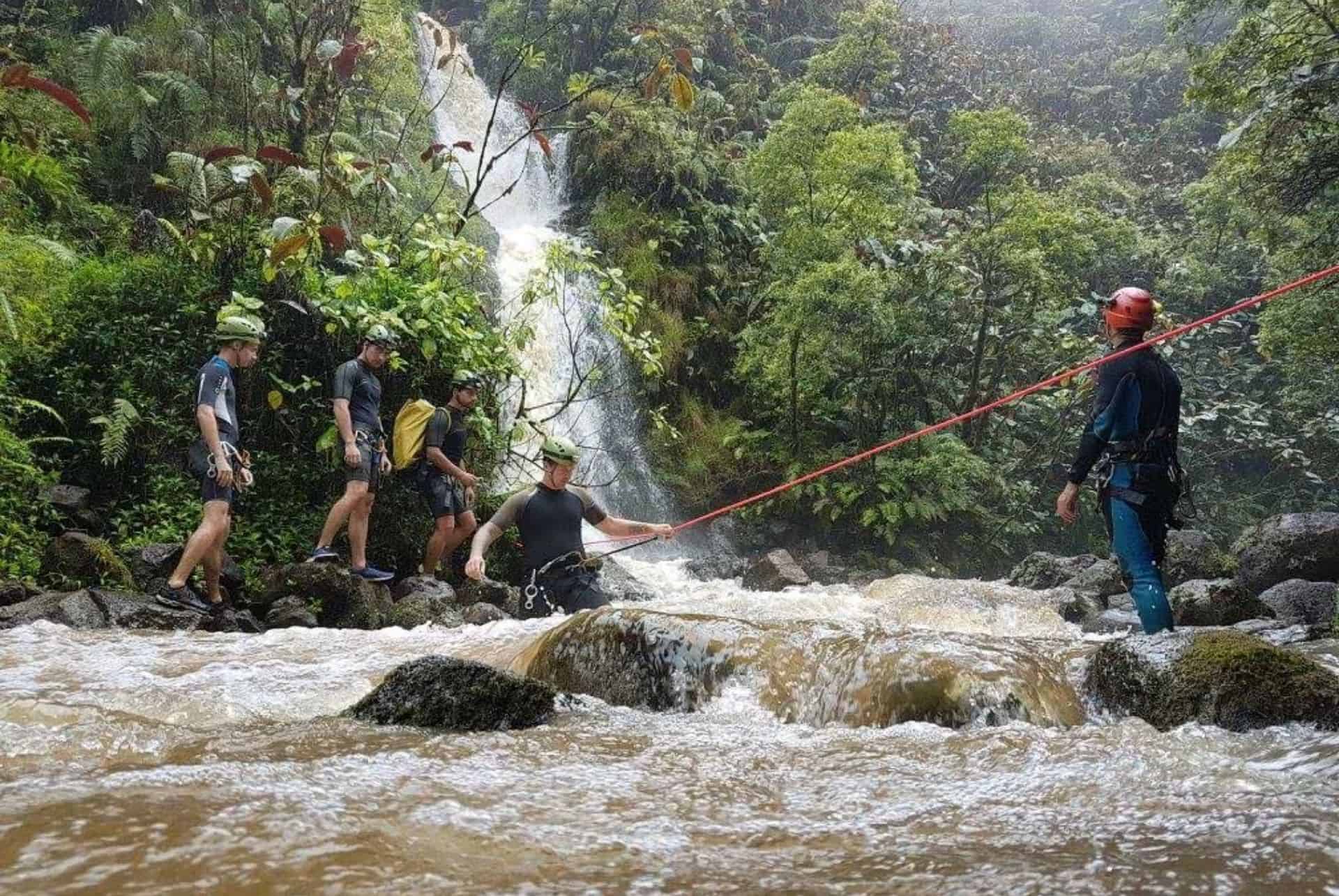 canyoning dans les lavatubes que faire a tahiti