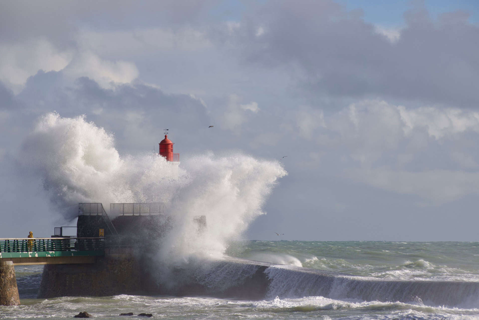 vagues puissantes sables olonne vagues puissantes sables olonne