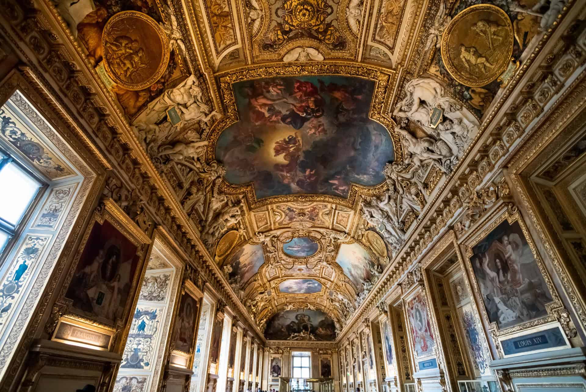 interieur du louvre