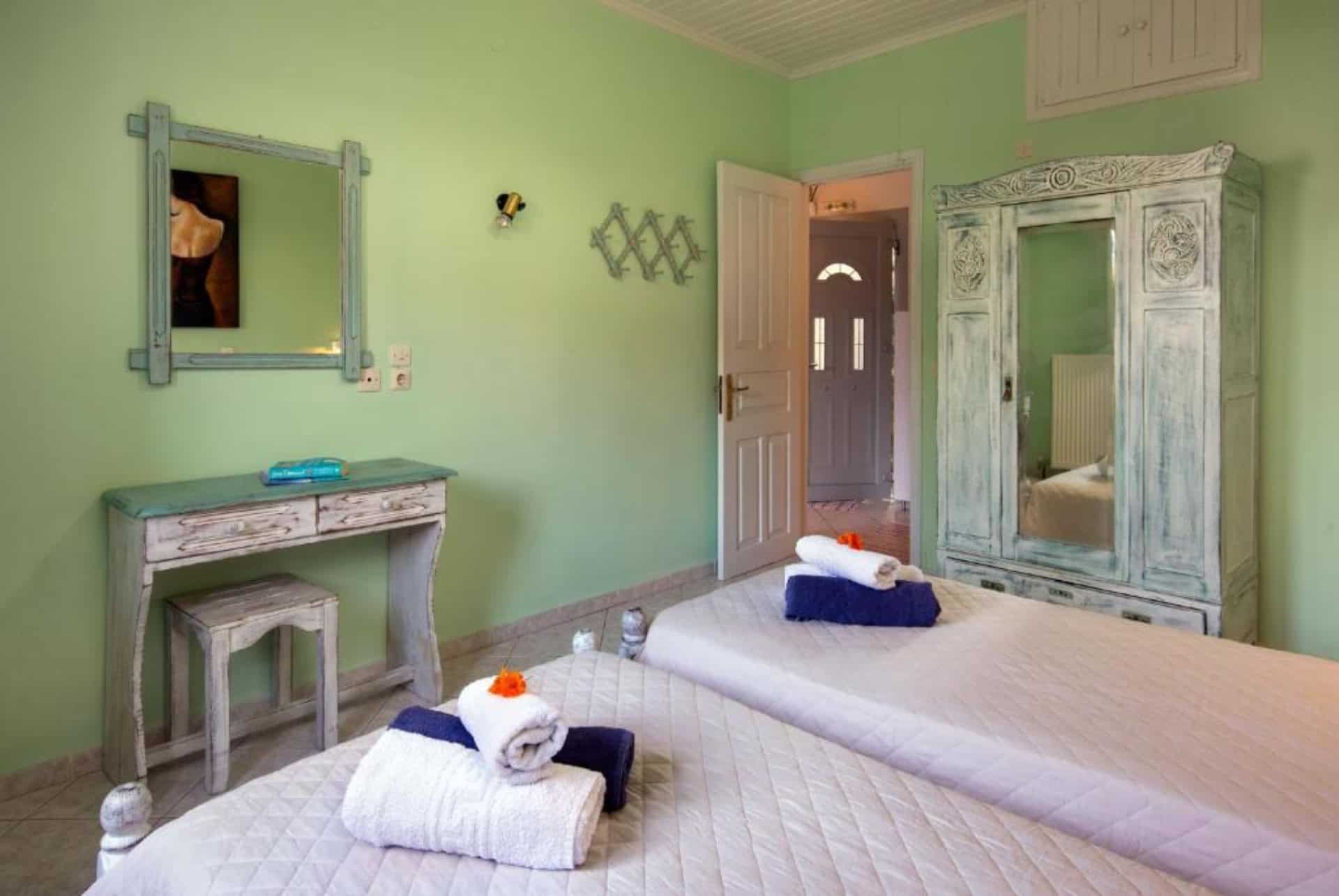 chrisoula chambre