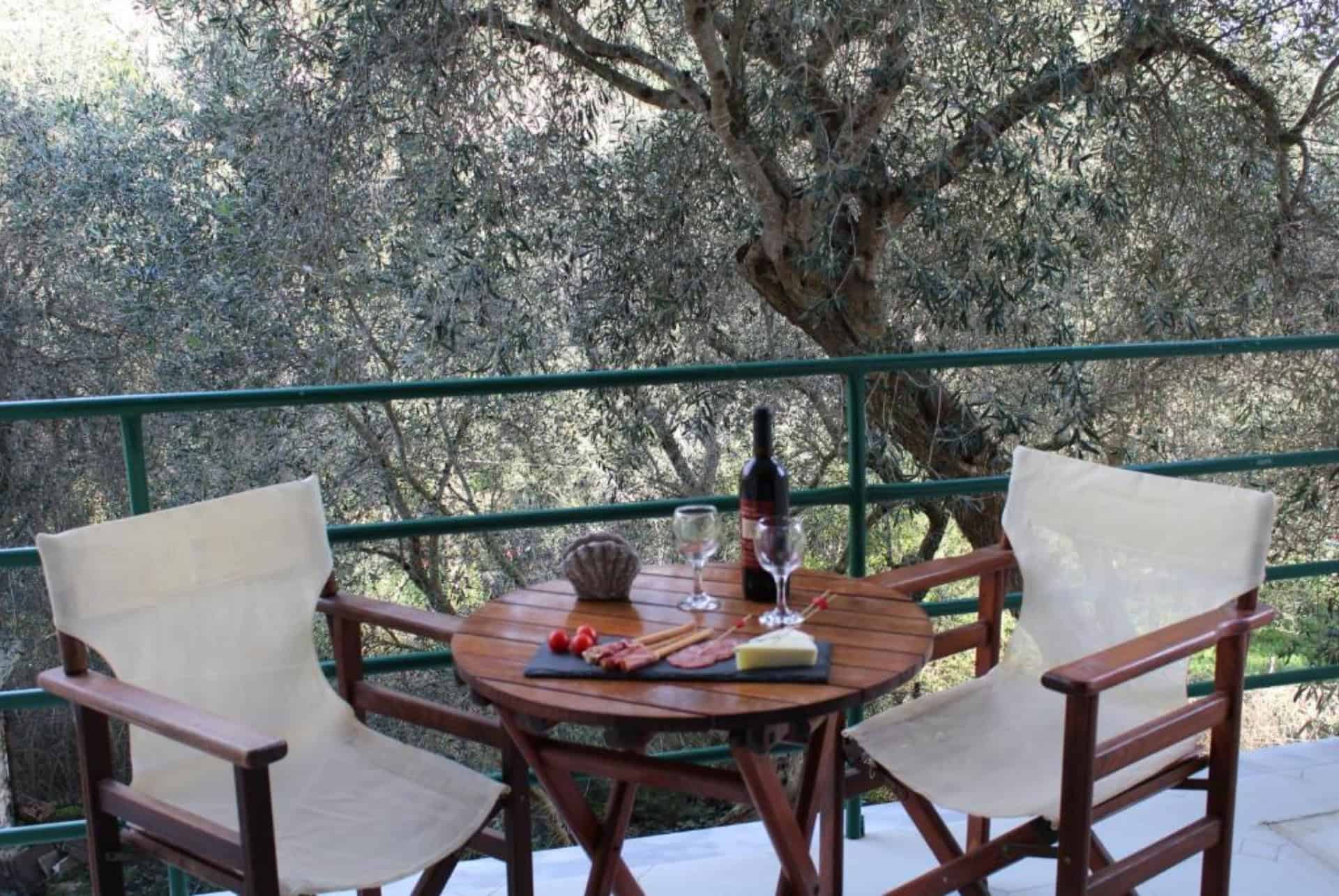 paxos rock apartment