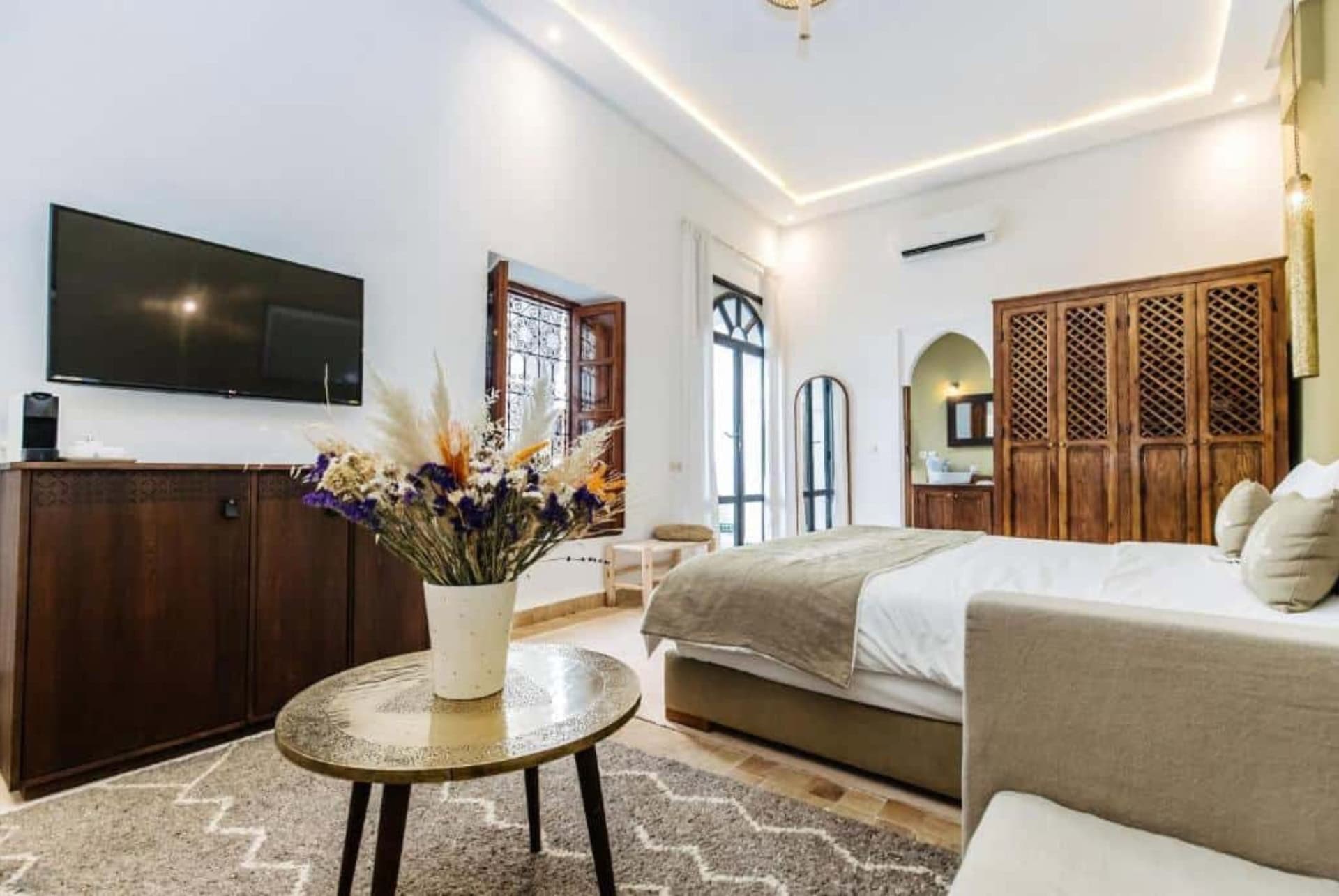 riad naya nour riad naya nour
