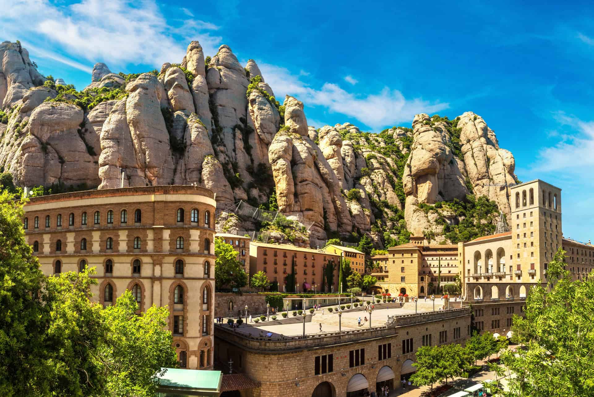 basilique de montserrat les plus belles eglises de barcelone basilique de montserrat les plus belles eglises de barcelone