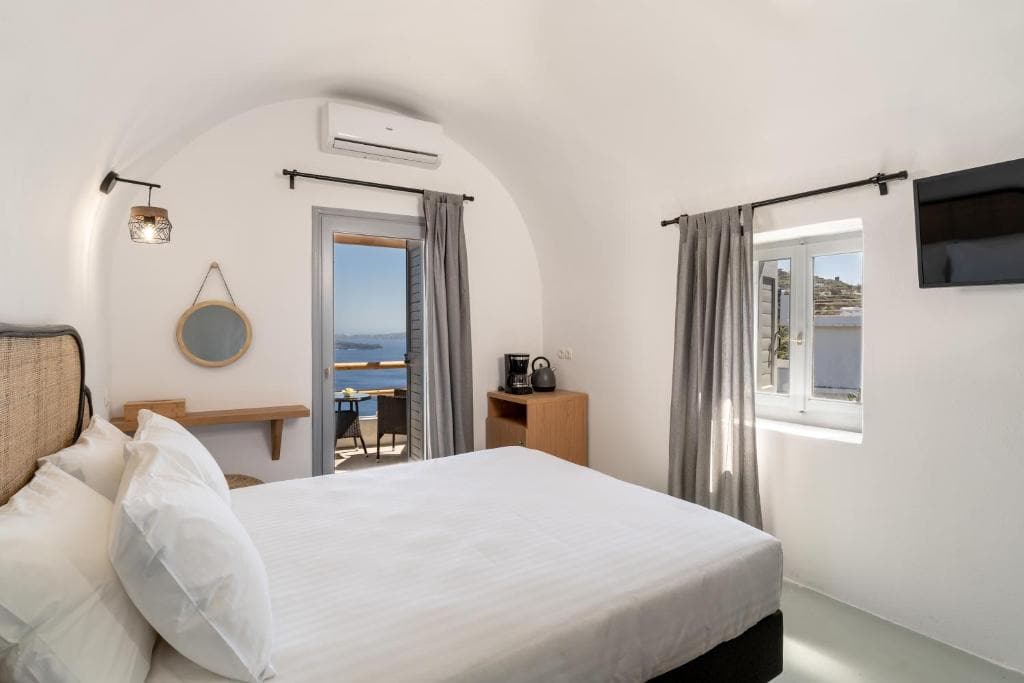 evanthia thirassia island hotel santorin