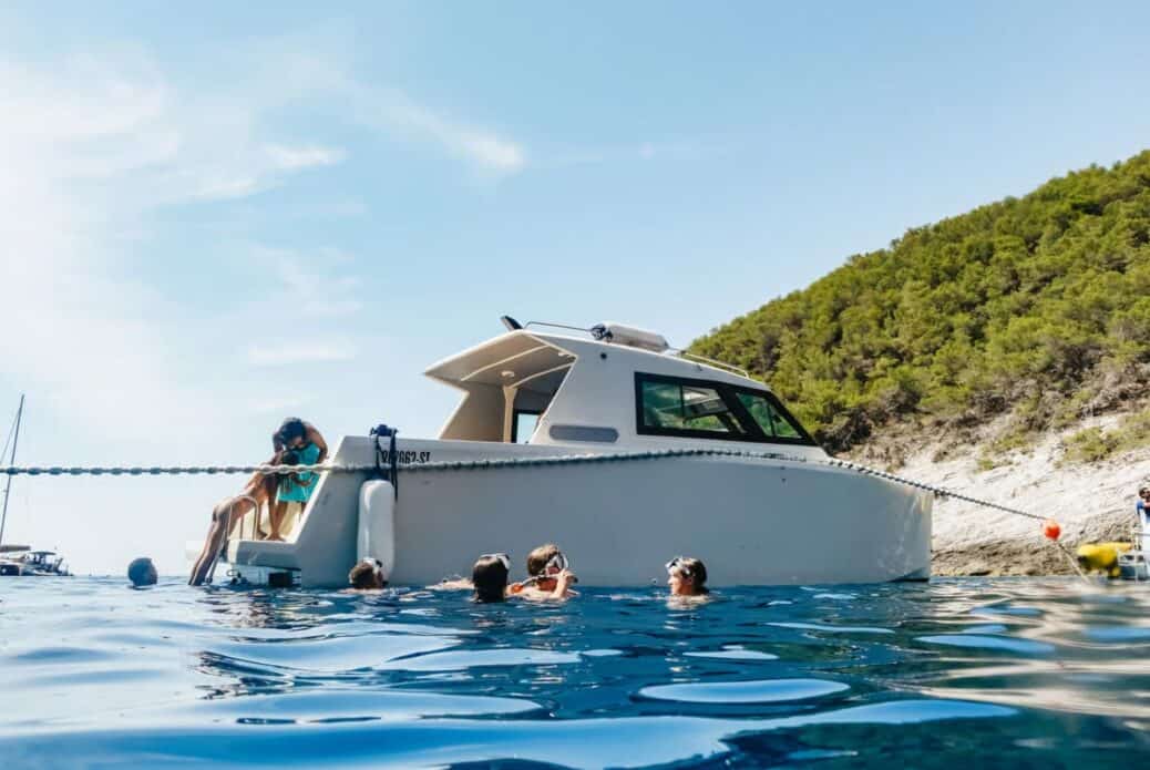 Excursion vers la Grotte Bleue, Vis et Hvar