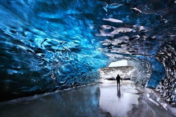 grotte-de-glace-a-vatnajokull-en-islande