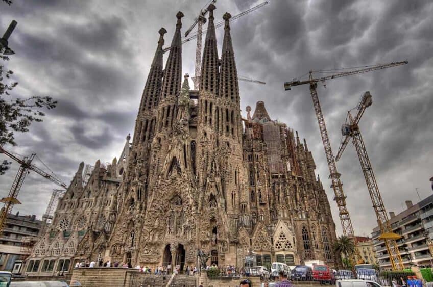sagrada-familia-en-construction