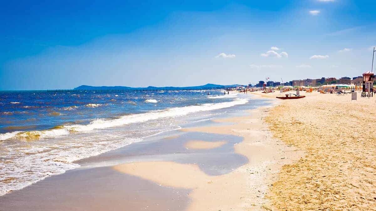 plage-rimini-italie