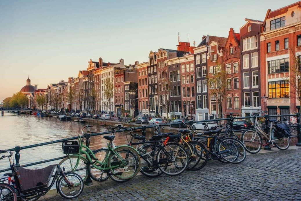 canal amsterdam