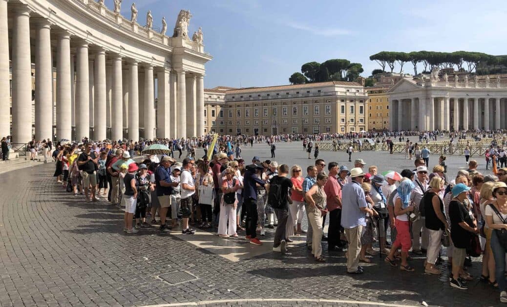 affluence touristes visiter vatican