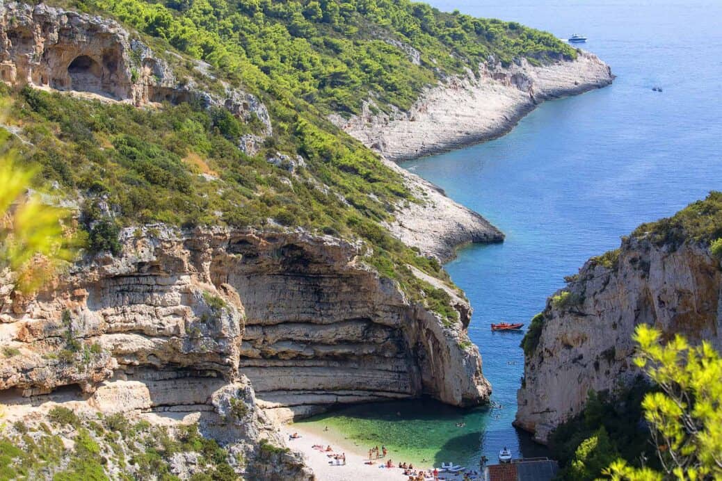 plage stiniva