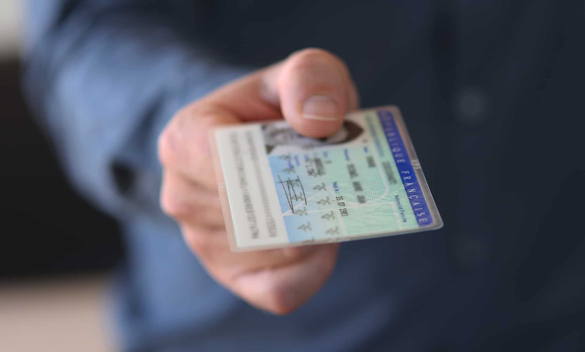 carte identite perimee angleterre