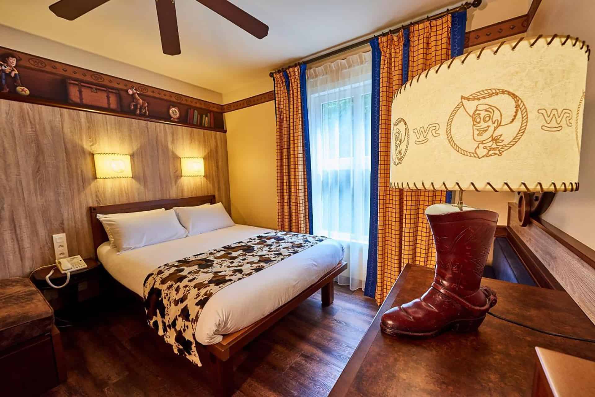 hotel toy story