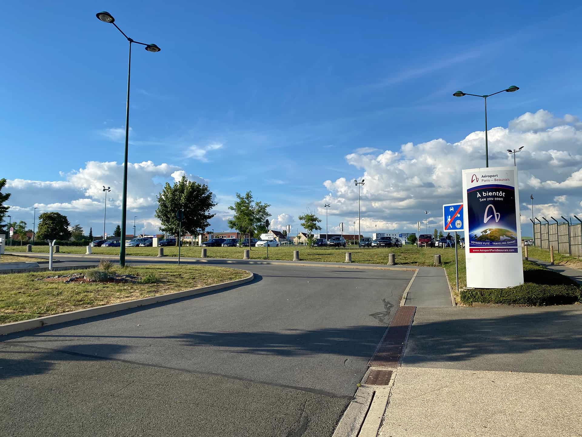 parking aeroport paris beauvais