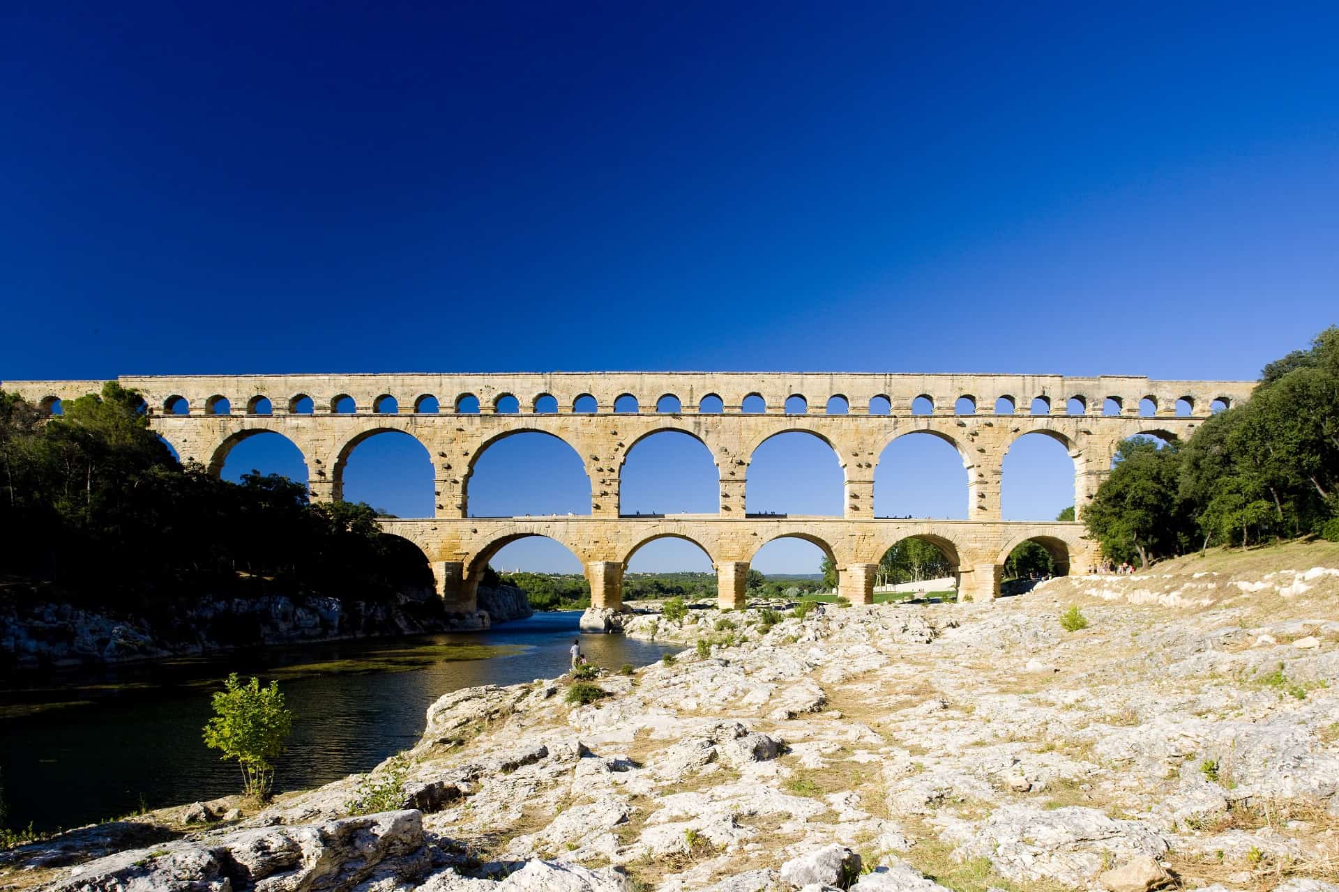 pont du gard languedoc roussillon