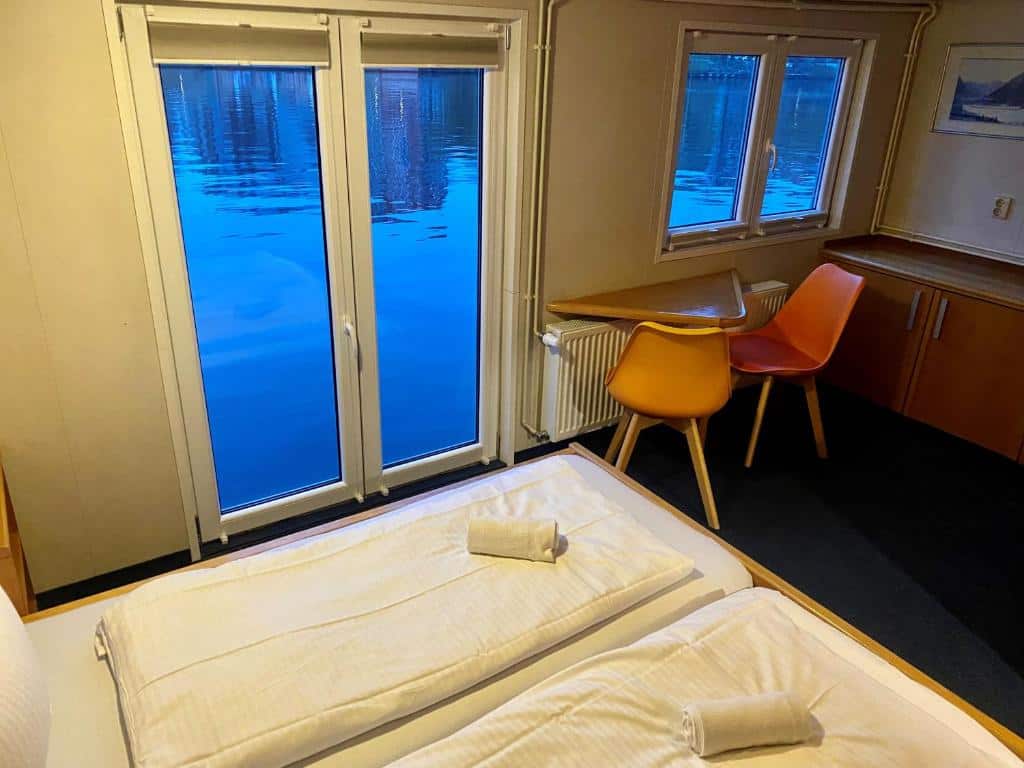 auberge de jeunesse berlin eastern comfort hostel boat